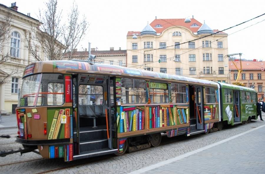 La bibliothèque de Brno vient à la rencontre de ses habitants à travers le réseau de tram de 70 kilomètres de long (DR)