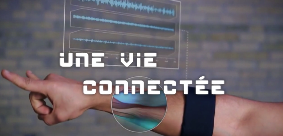 Á J-14 avant Noël, Une vie connectée arrive sur le petit écran avec un timing parfait.