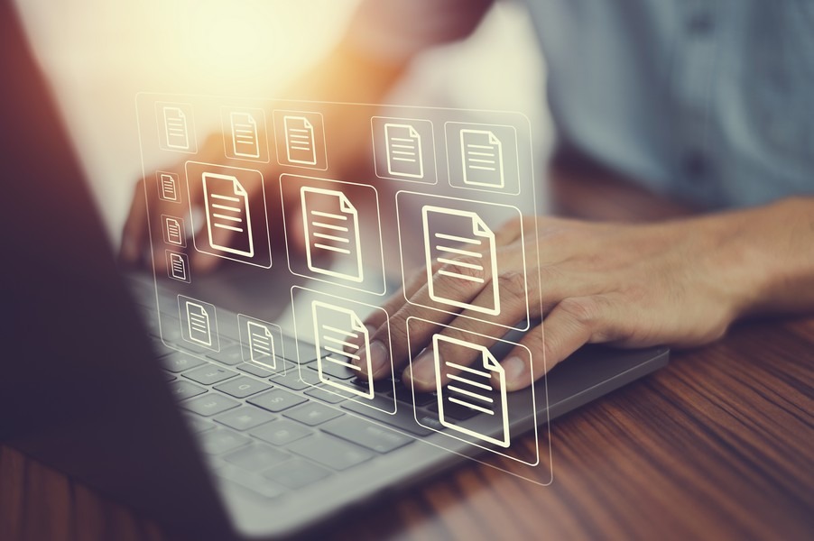 Face aux défis du numérique, la normalisation documentaire devient un pilier stratégique de l’accès à l’information. (Freepik).