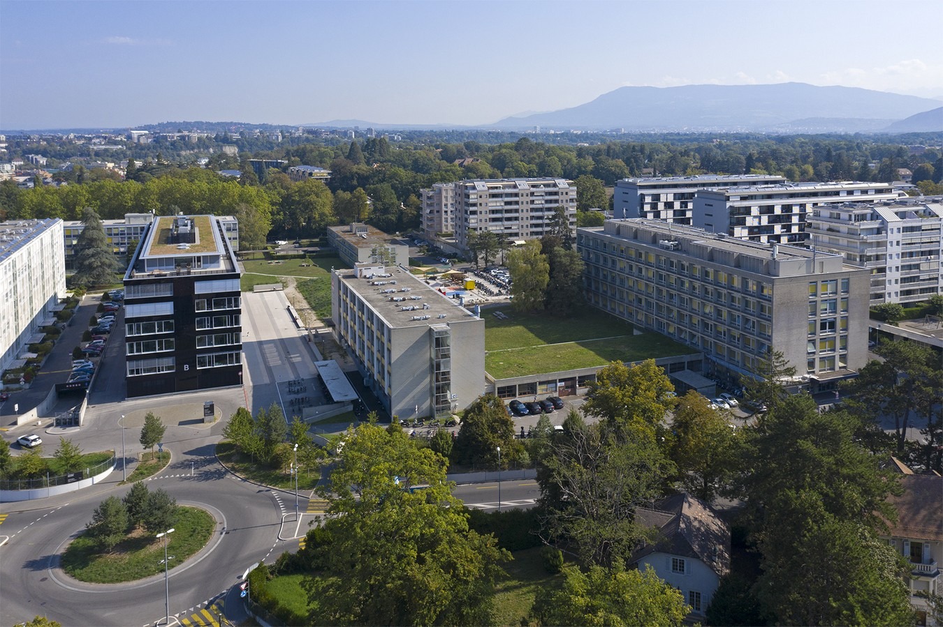 Vue aérienne du campus de la Haute école de gestion de Genève. (Vision Air) haute-ecole-gestion-geneve-archilab