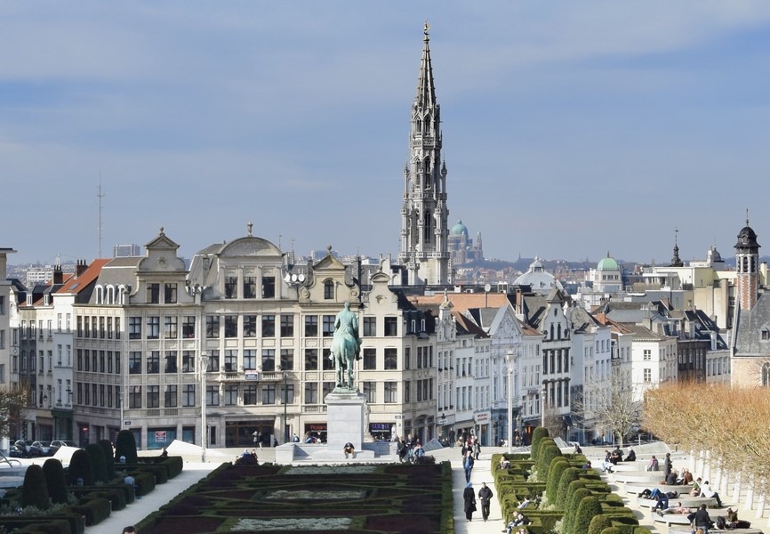 L’AAFB, fondée en 2005, réunit plus de 120 membres passionnés par la gestion et la valorisation des archives et de l'information (Bruxelles, vue du Mont des Arts, Ank Kumar, Wikipedia).