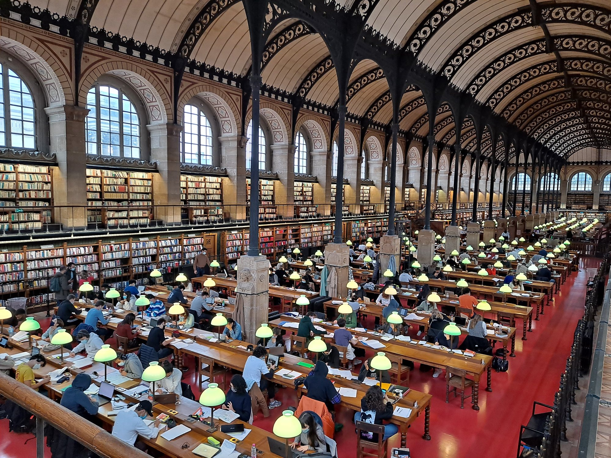 Salle de lecture de la Bibliothèque Sainte-Geneviève à Paris (Bibliothèque Sainte-Geneviève) La Bibliothèque Sainte-Geneviève lance sa bibliothèque numérique