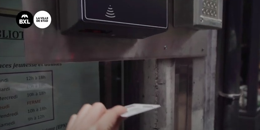 Un système automatisé permet aux usagers d’accéder à la bibliothèque en toute autonomie via un service développé par la société Bibliotheca.