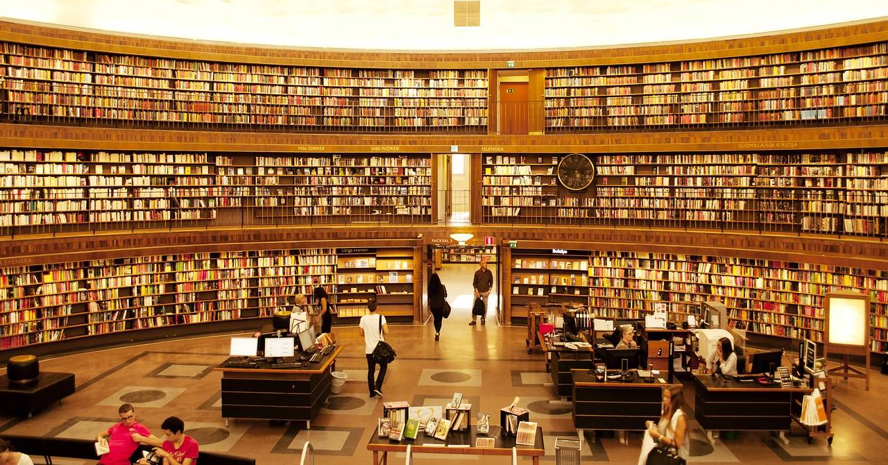 La bibliothèque publique de Stockholm, en Suède. (Pixabay/Deedee86) bibliotheque-stockholm