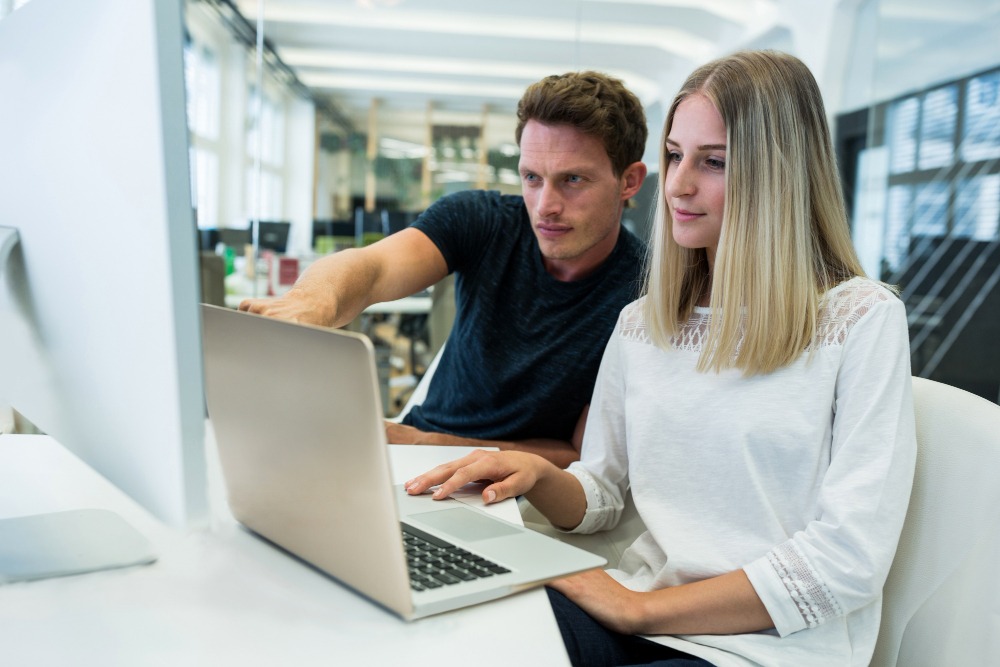 23 % des actifs peuvent être qualifiés d'utilisateurs autonomes (Freepik Premium / peoplecreations) Plus-60%-actifs-ne-maitrisent-pas-usages-numeriques-de-base