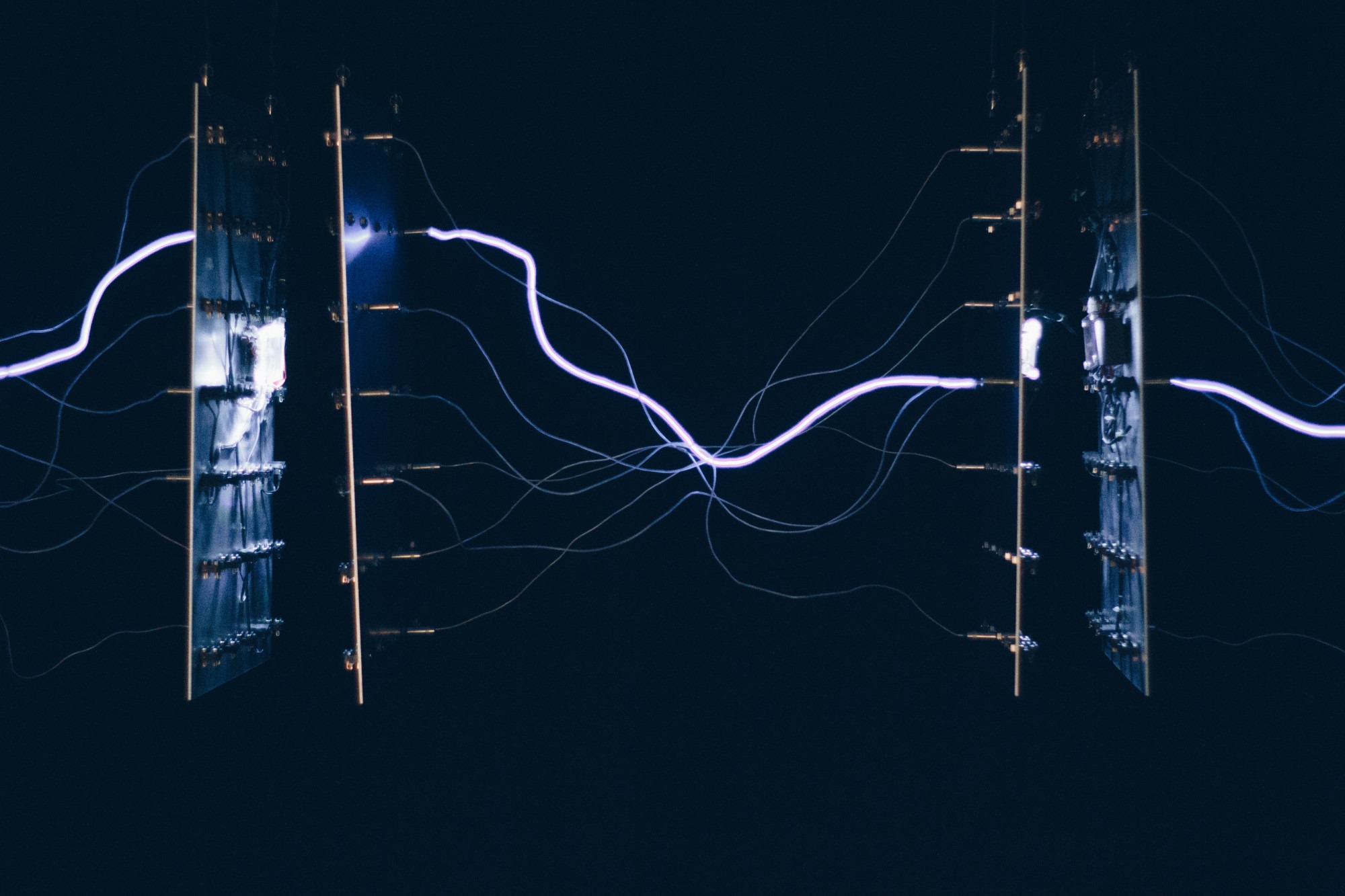 Consommation électrique Intelligence Artificielle - Crédit wirestock L'intelligence artificielle (IA) est de plus en plus présente dans nos vies quotidiennes, des smartphones aux maisons intelligentes.