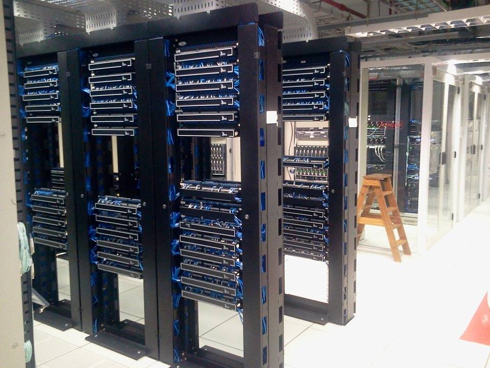 Les data center de Google sont refroidis par de l’intelligence artificielle (IA). crédits : pixabay.com datacenter_google