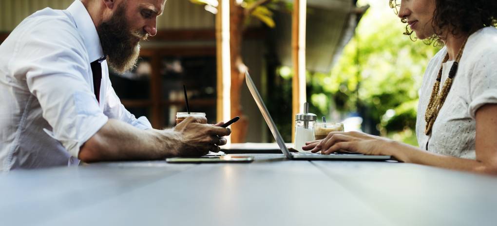 La digital workplace désigne tous les outils permettant de mieux collaborer, d’échanger de l’information de manière fluide et d’éviter les goulots d’étranglement. (Pixabay/rawpixel) digital-workplace