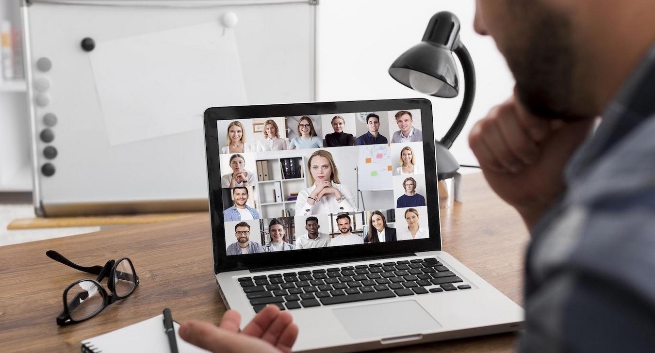Le marché de la digital workplace évolue vers des offres de plus en plus complètes et intégrées (freepik) digital-workplace-maturite
