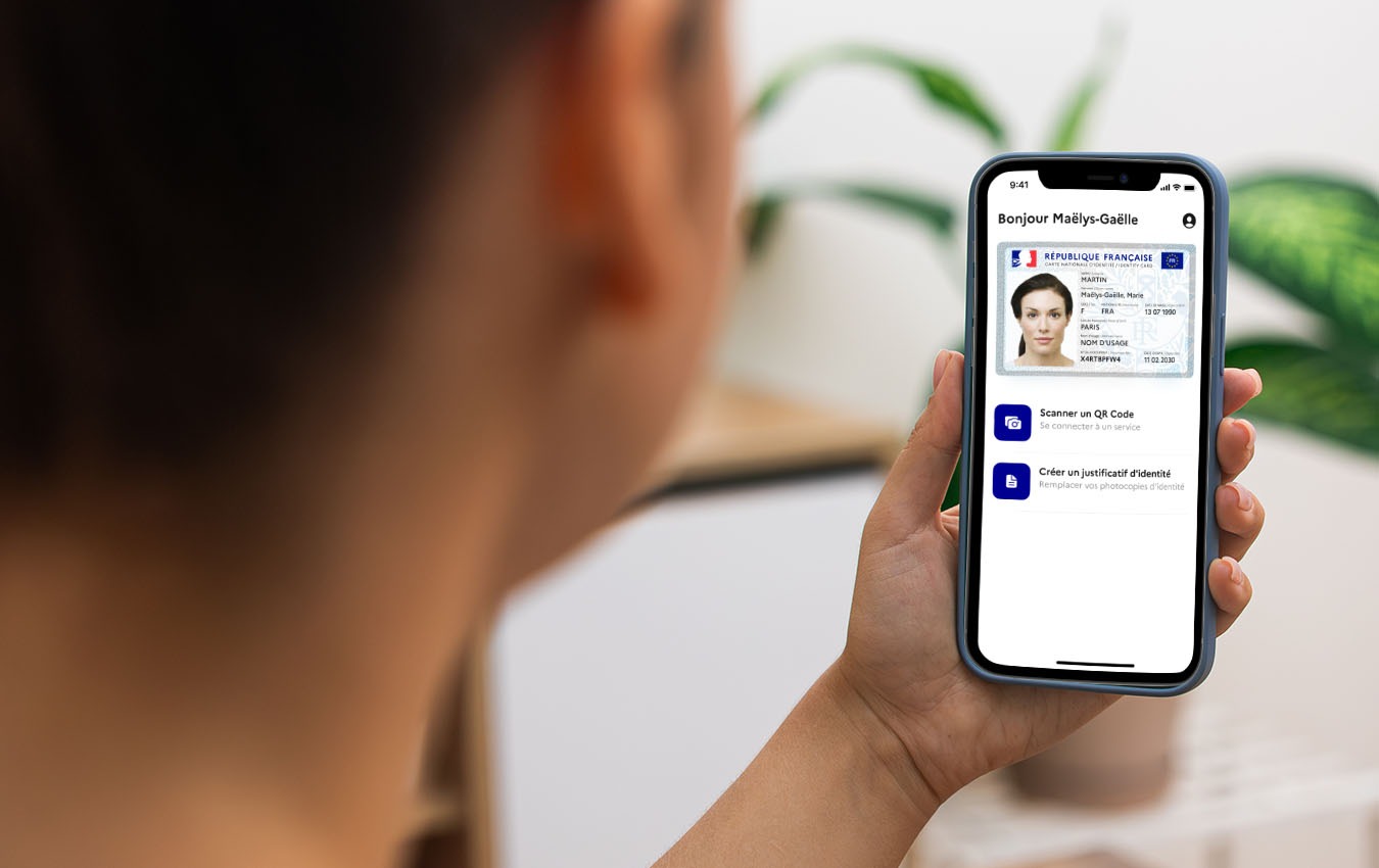 carte-nationale-identité-smartphone-digitalisation