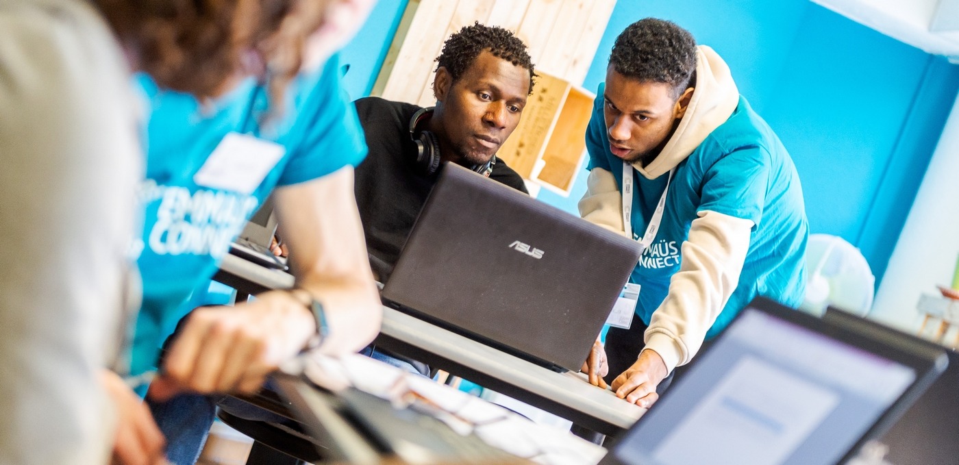 «Notre plus-value n’est pas tant dans la dimension technique que dans l’empathie et la pédagogie », Benjamin Bitane, Emmaüs Connect (Crédit : Alex Giraud) emmaus-connect-precarite-numerique