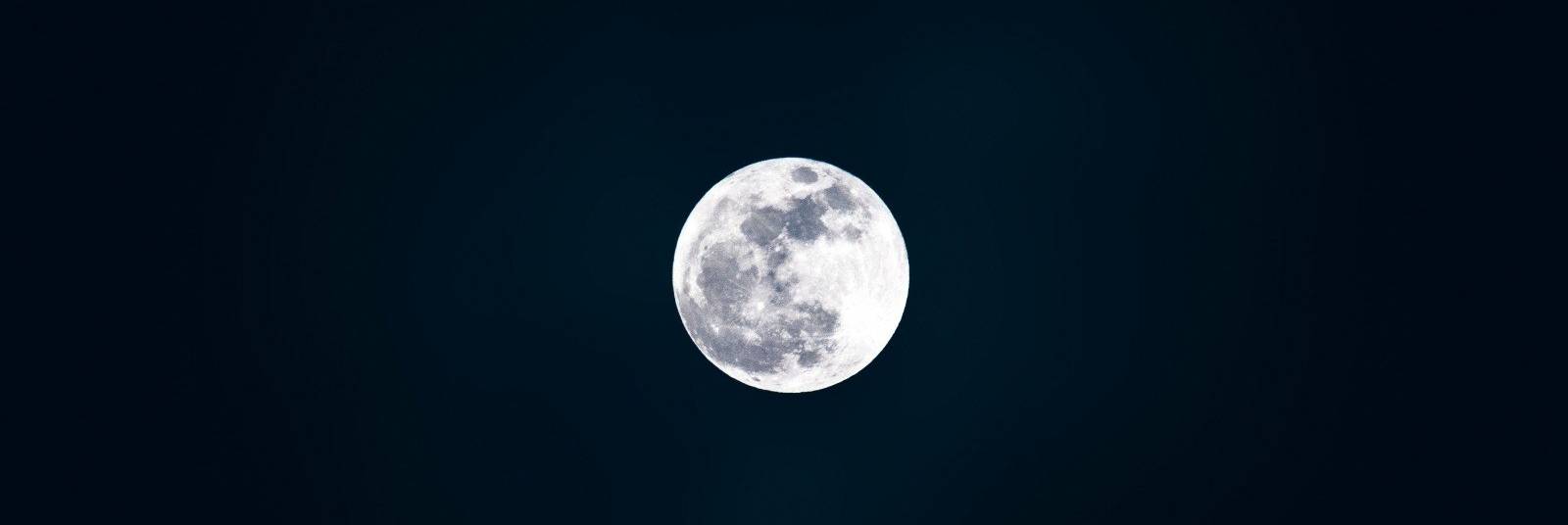 La Lune va accueillir la sonde Beresheet contenant quelque 30 millions de pages de savoir de l'humanité. (VisualHunt) espace