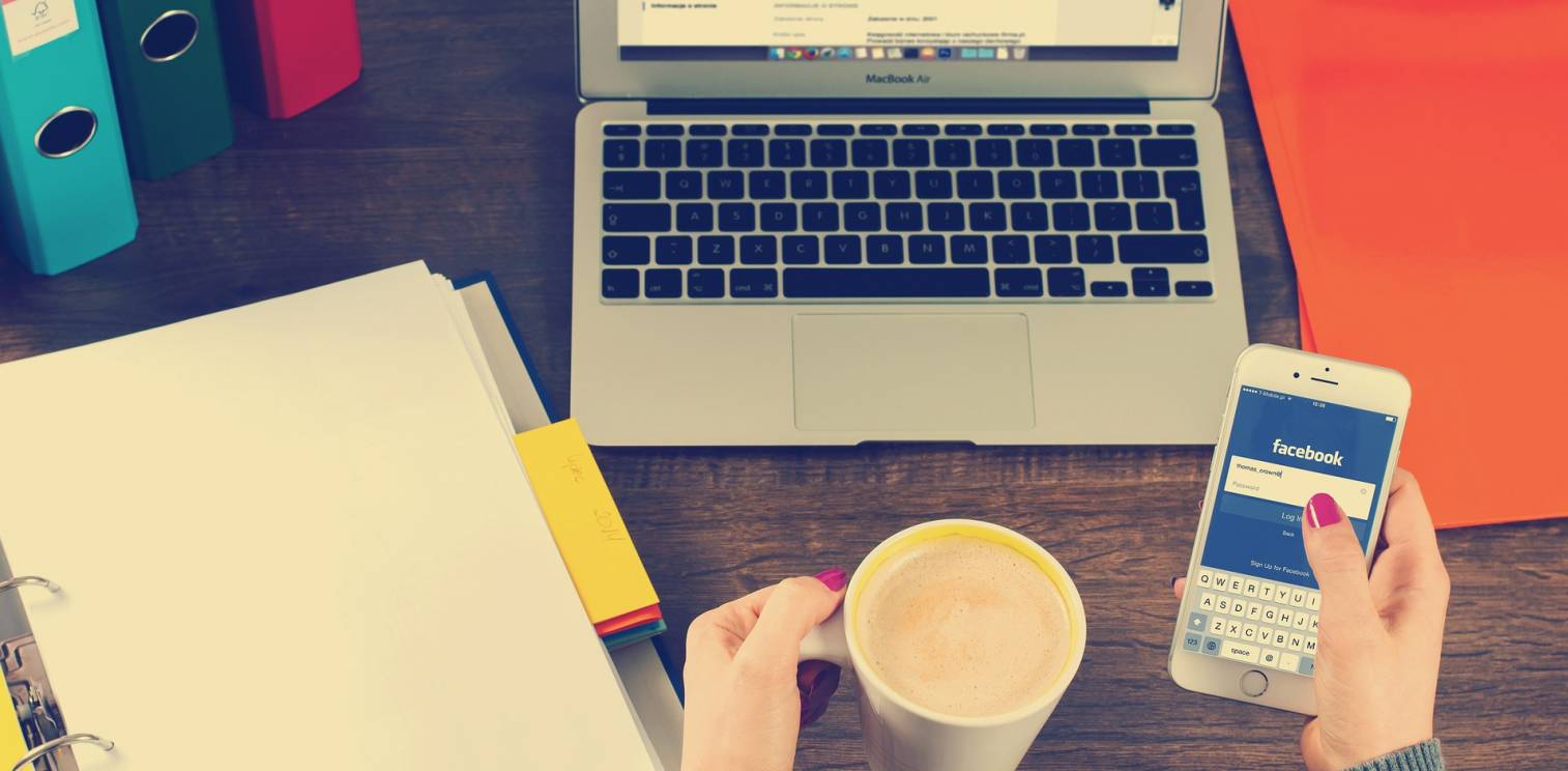 57% des patrons de moins de 34 ans consultent Facebook au moins une fois par jour, 12% Linkedin et 6% Twitter. Les proportions tombent à respectivement 17%, 8% et 3% pour les dirigeants de 45 à 54 ans. (Pixabay/FirmBee)