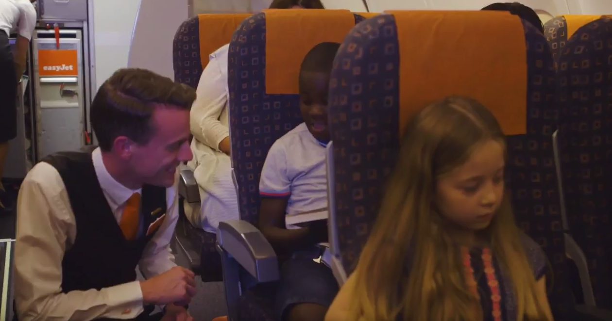 Les charmes de la lecture en altitude (easyJet)