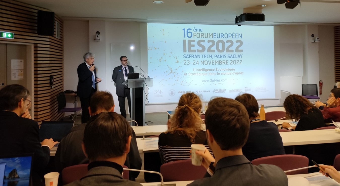 Séance plénière du Forum IES 2022. (BTE / Archimag) ies-2022-intelligence-economique-veille-forum