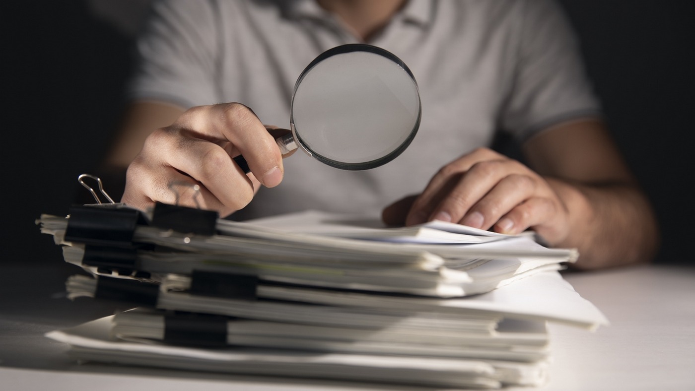 Près de la moitié des personnes ayant effectuée une fraude documentaire (55%) ont ressenti de l’appréhension quant aux éventuelles conséquences. (freepik/tiko33) Fraude-documentaire-1-Français-sur-10-a-cree-faux-document-2023