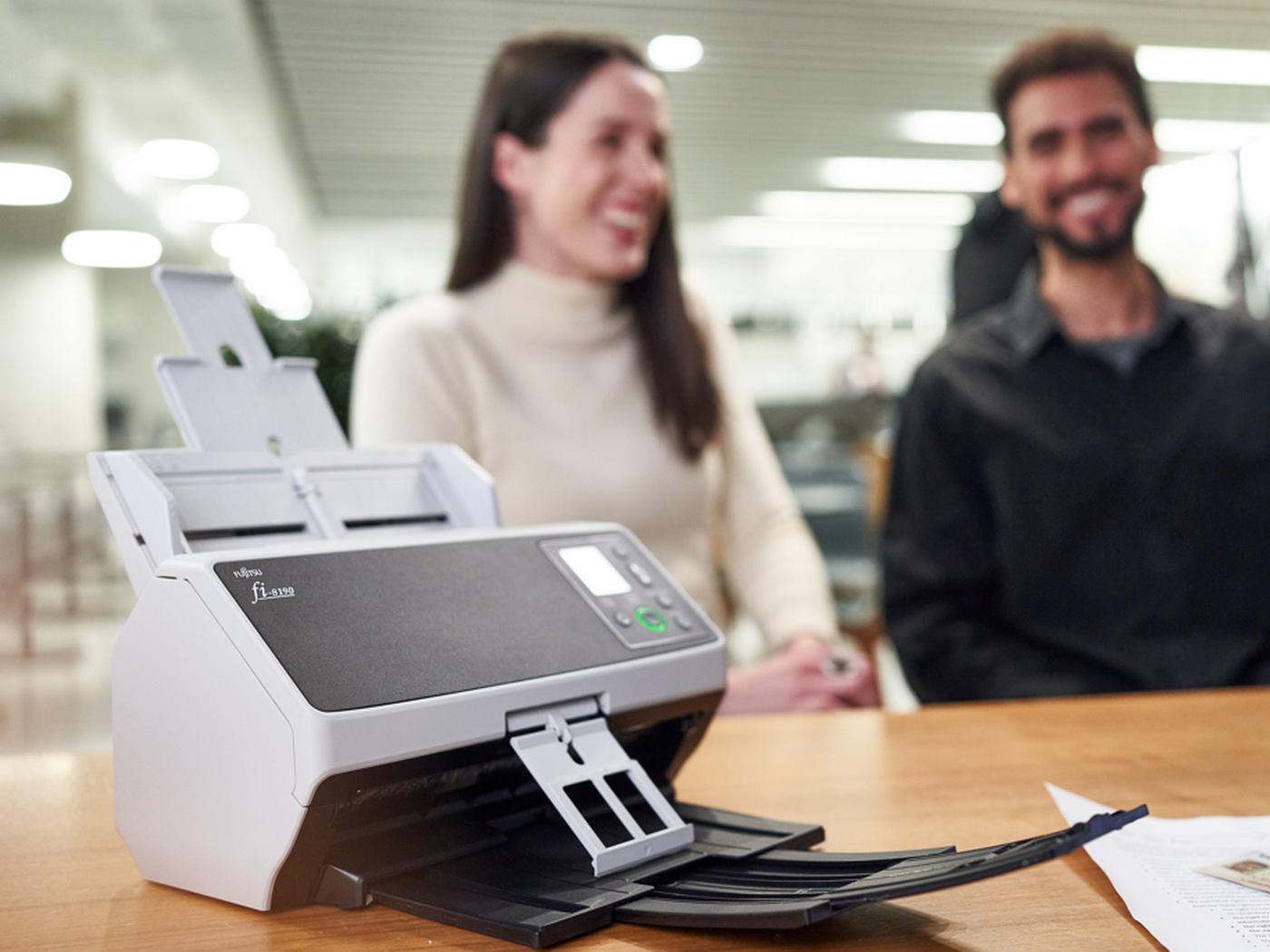 Fujitsu lance aujourd’hui la nouvelle série fi-8000, avec pour objectif de redéfinir les standards de la numérisation (Fujitsu) Fujitsu-scanners-fi-8000