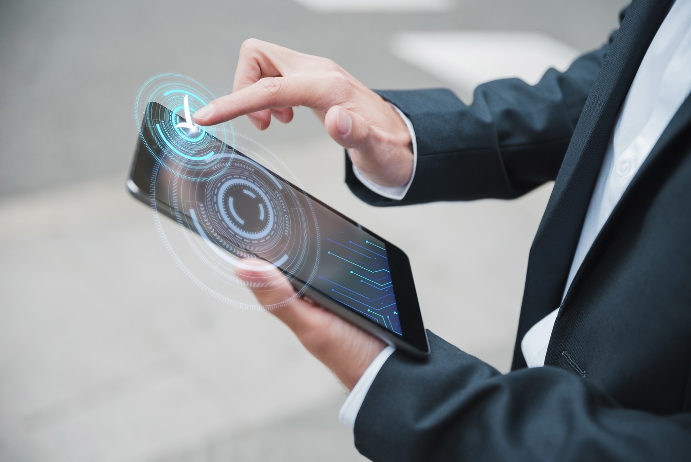 L’utilisation de l’IA en milieu professionnel nécessitera aussi un accompagnement des agents dans la gestion de la pression numérique dans lequel les métiers de la prévention auront un rôle primordial. (freepik) Guide-encadre-usage-IA-fonction-publique-Etat