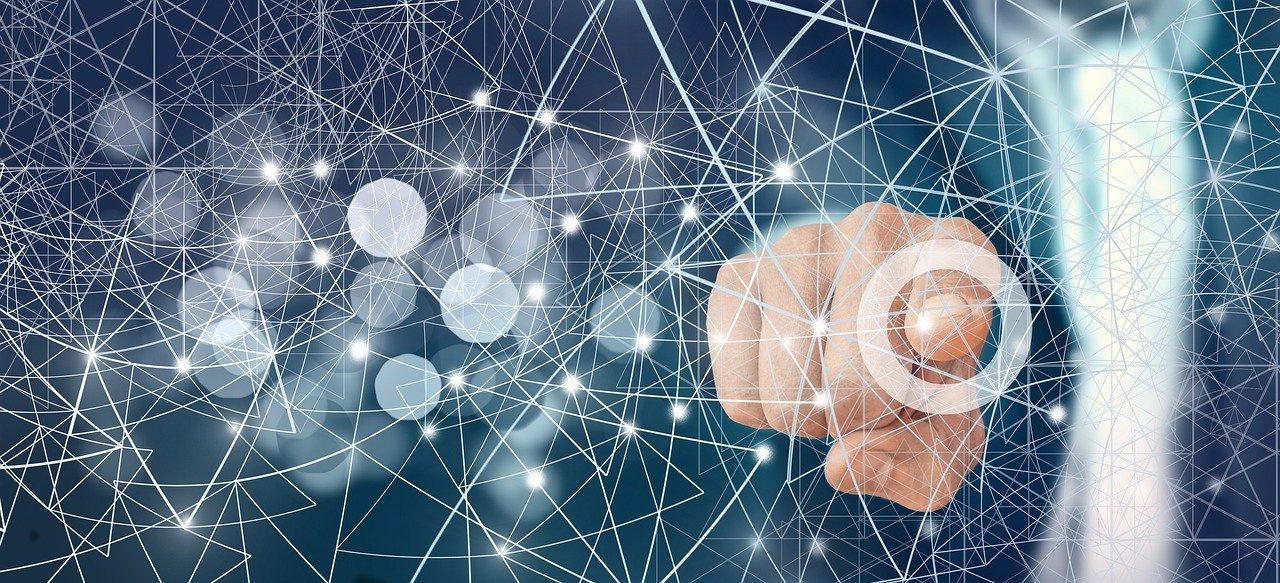 homme-donnees-transformation-numerisation