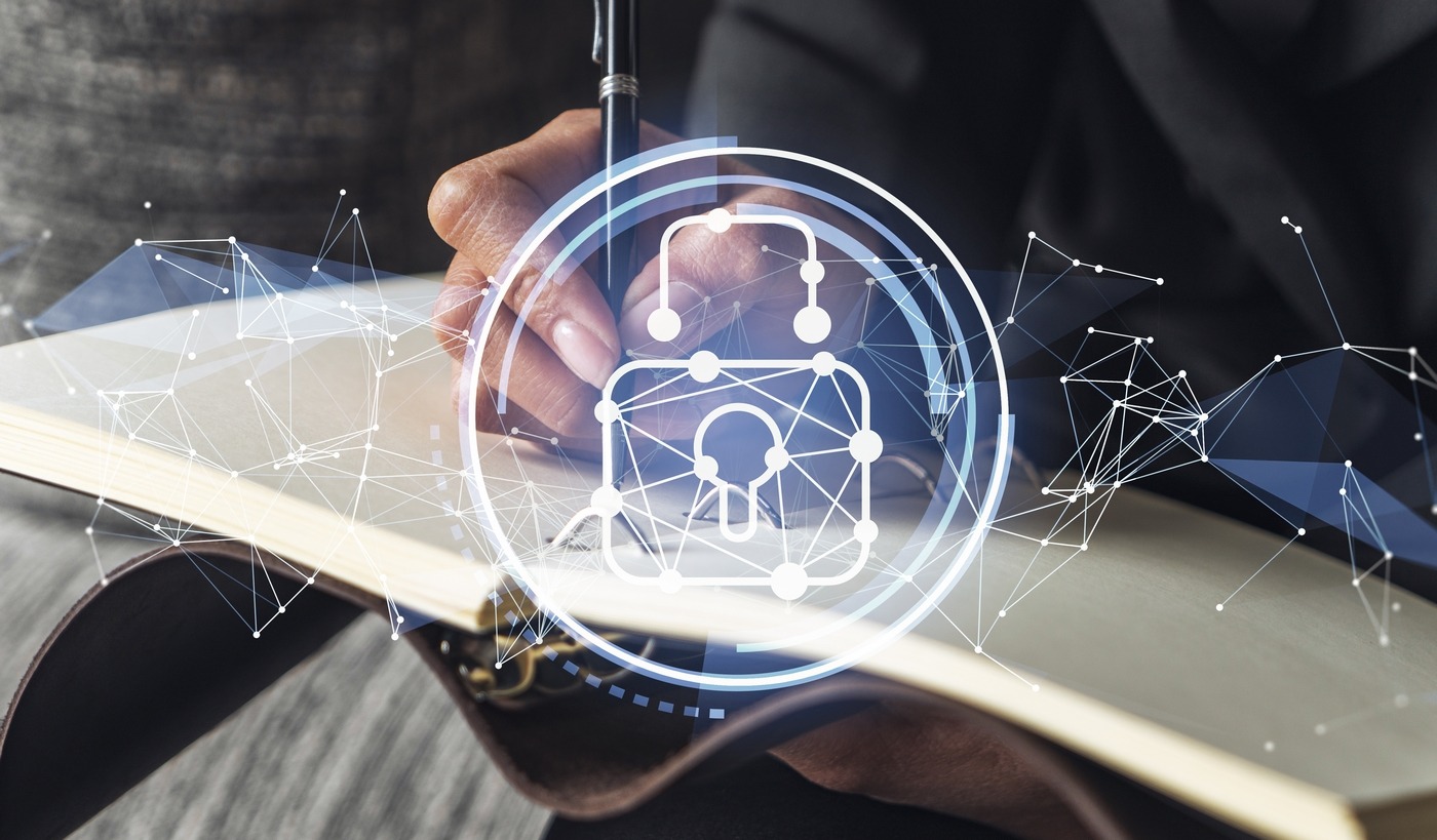 Bien que l'IAG offre de nouvelles perspectives, l'Anssi suggère d’adopter une posture de prudence lors de son déploiement et de son intégration dans un système d’information existant.(freepik/videoflow) IA-generative-Anssi-publie-guide-recommandations-securite