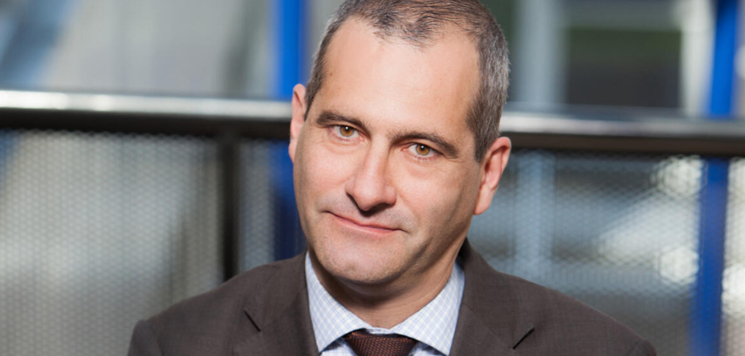 Laurent-Vallet-reconduit-tete-Ina