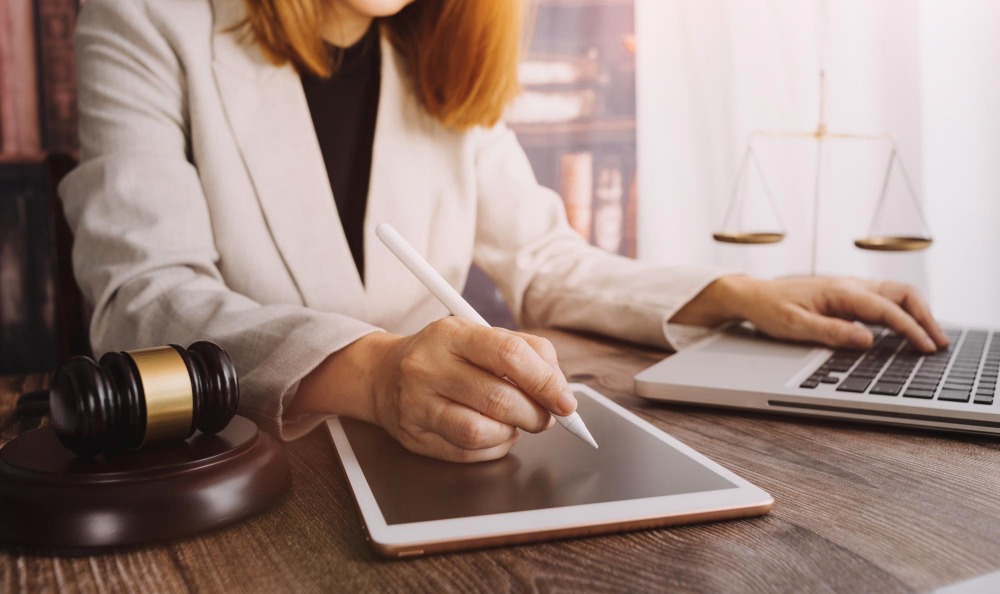 information-juridique-lexisnexis-acquiert-start-belge-henchman