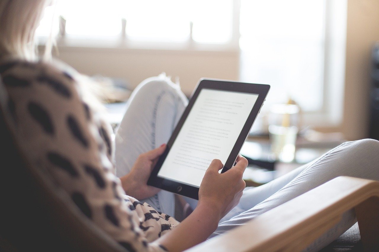 La pandémie de Covid-19 a joué en faveur de la lecture au format numérique (Pixabay / Pixels) nombre-lecteurs-livres-numerique-double-cinq-ans
