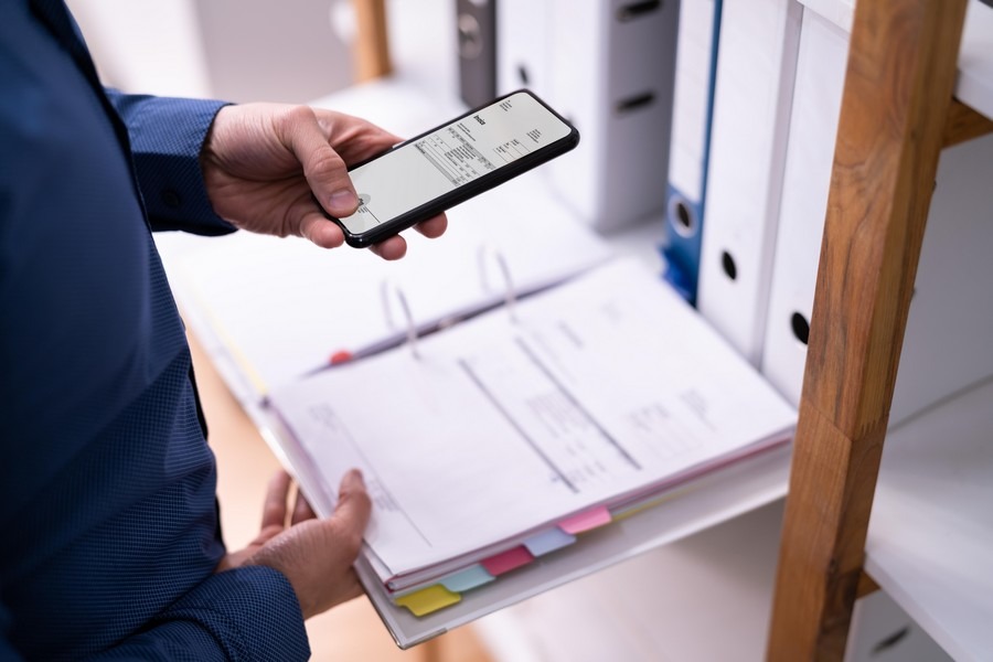 Plus besoin d’équipement pro pour numériser : ces applis transforment votre smartphone en scanner de poche ultra-efficace (Freepik)