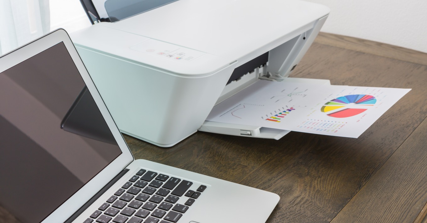 ordinateur-table-bois-imprimeur-scanner