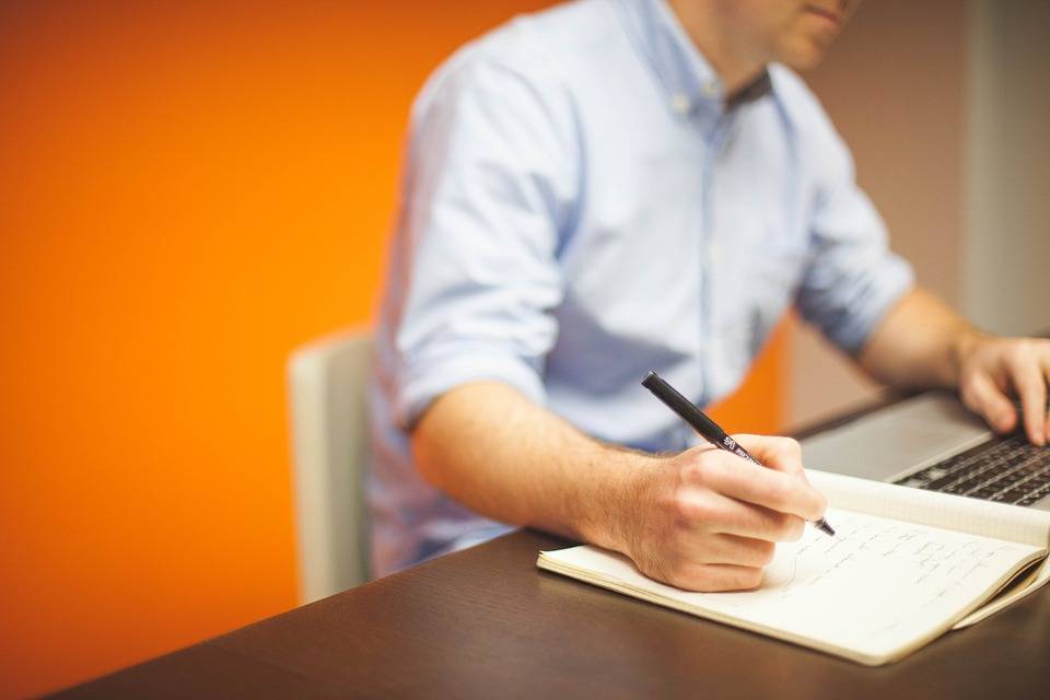 13 millions de personnes éprouvent des difficultés face au numérique (Pixabay / StartupStockPhotos)