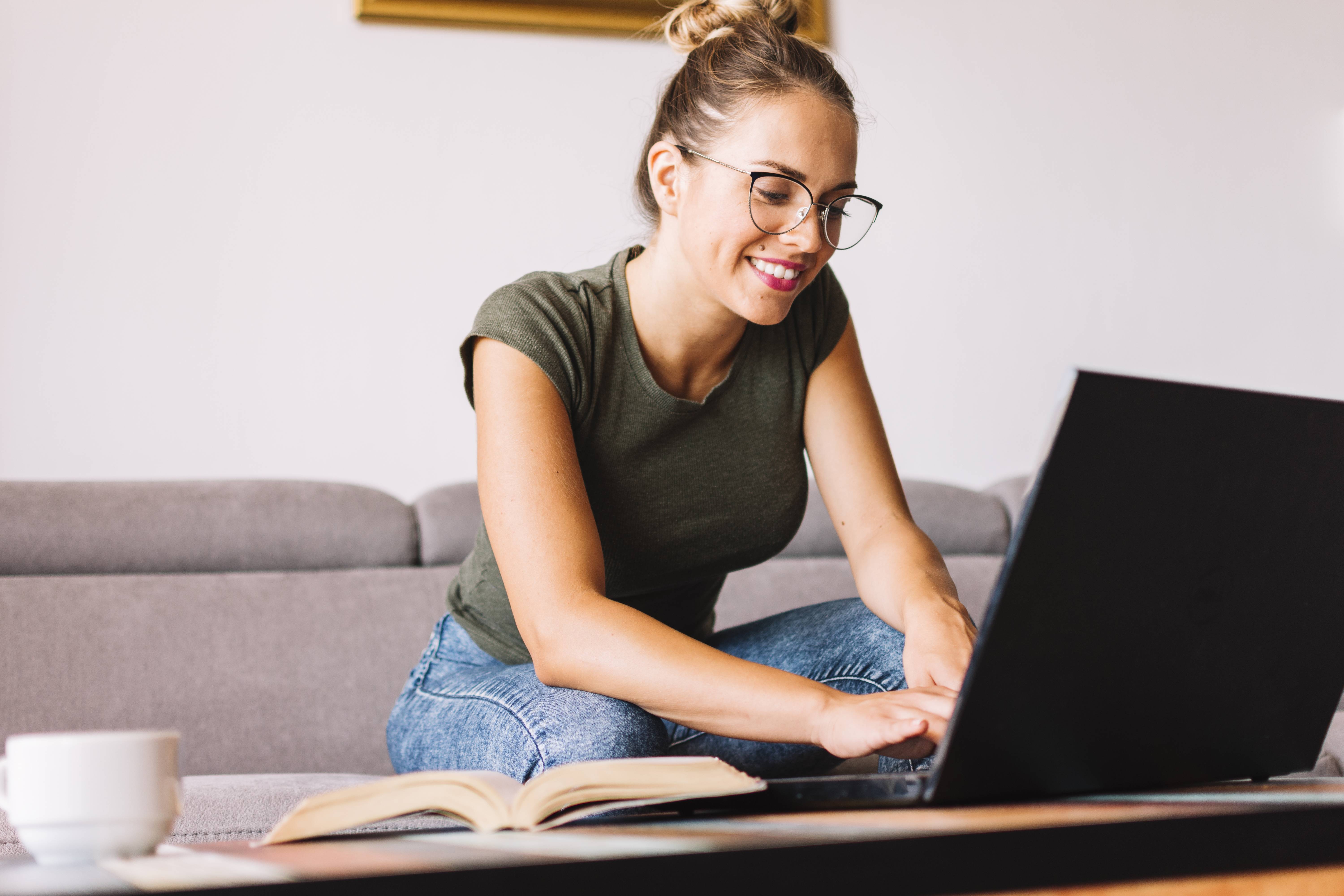 Avec Qwant Causes, une partie des bénéfices des publicités présentes sur le moteur de recherche Qwant sera reversée aux associations choisies par les utilisateurs. (Freepik) Qwant-Causes
