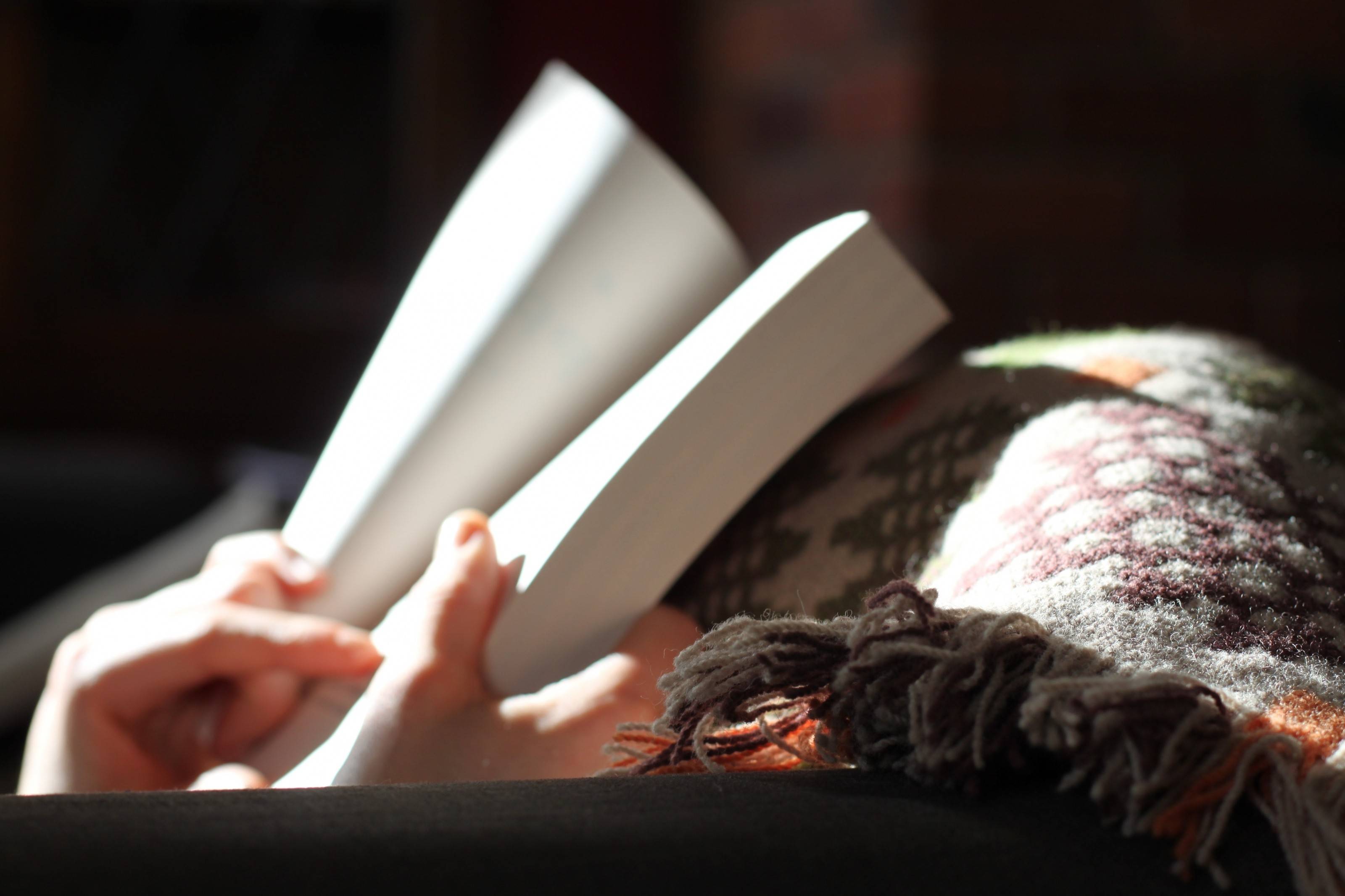 Livraddict, BlablaLivre et Wattpad : 3 réseaux sociaux de lecture au banc d'essai. (Visual hunt)