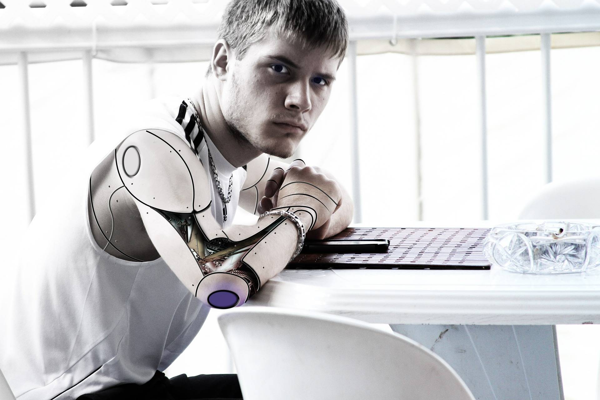 David Lacombled : "J’ai décidé de m’engager entièrement pour la promotion du digital, car il est porteur de beaucoup de liberté à condition de s’y engager avec responsabilité". (Pixabay/ronymichaud) robot-entreprise