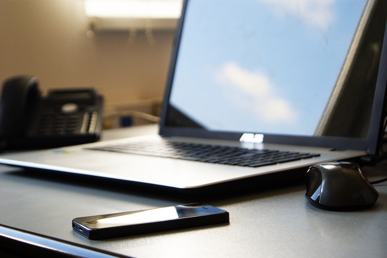 La signature électronique permet aux agents de procéder à de nombreux actes réglementaires (Pixabay / szmiki95) Signature électronique : le ministère de la Culture choisit Lex Persona