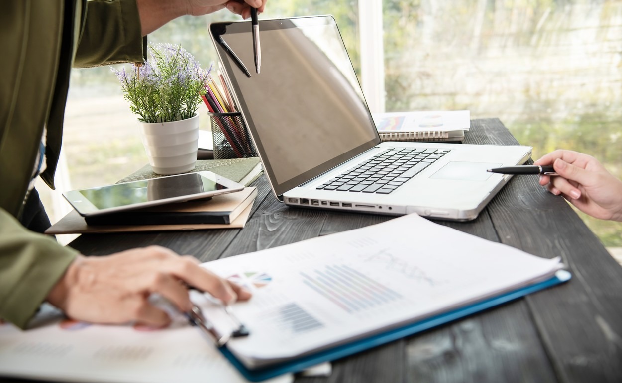 portrait-professionnel-veilleur-scientifique-technologique