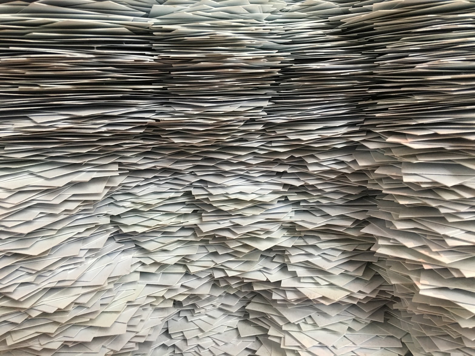 63 % des salariés sont prêts à changer leurs habitudes pour réduire leur consommation de papier (Christa Dodoo)