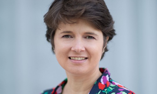 Aurélie Dudézert, professeure des universités et directrice de recherche. En poste à l’Institut Mines-Télécom Business School, elle évolue au sein du département technologie, information et management. (DR) aurelie-dudezert-interview-mode-travail-gestion-connaissances
