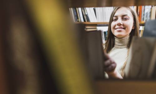 bibliothecaire-bibliotheque-livre