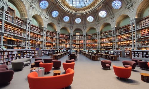 La salle Ovale du site Richelieu de la BnF (Archimag / Bruno Texier) College-France-BnF-devoilent-patrimoine-documentaire-scientifique