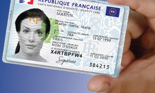 La nouvelle carte d'identité numérique présentée le 16 mars 2021 (Imprimerie nationale)