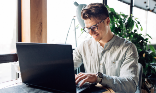 Des données et des processus : voilà ce qui résume une facture électronique. (Freepik) facturation-electronique-deja-rentable