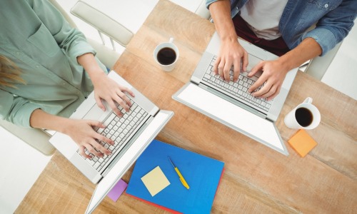 En plus du lancement de ses deux nouvelles solutions, Jamespot annonce l'intégration de l'IA générative au sein de l'ensemble de ses applications. (Freepik/Wavebreak Media) jamespot-solution-souveraine-collaboration-bureautique-IA