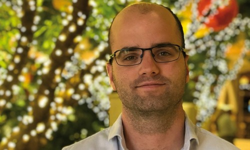 Baptiste Robert s'est fait connaître sur les réseaux sociaux, en trouvant des failles de sécurité dans des applications mobiles ou des sites internet. (DR) baptiste-robert-hacker-ethique-empreinte-numerique
