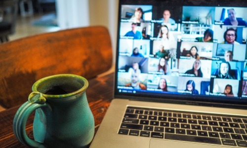 Outils et techniques de collaboration en télétravail (Unsplash/Chris Montgomery) Découvrez les techniques de collaboration à distance