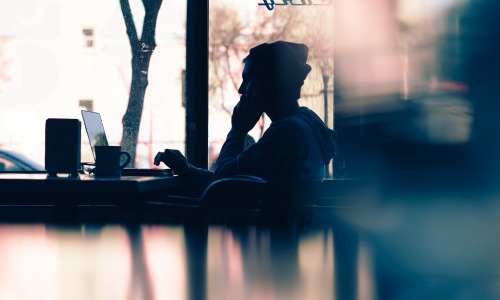 Pour 69 % des répondants, le Covid-19 a changé leurs pratiques de travail (Hannah Wei)